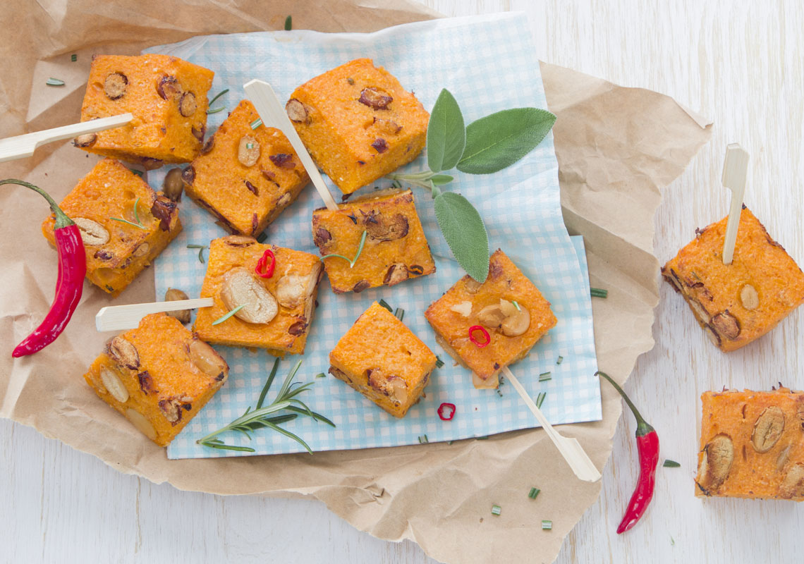 Polenta Cubes With Cooking Cream and Beans - Trevalli Cooperlat