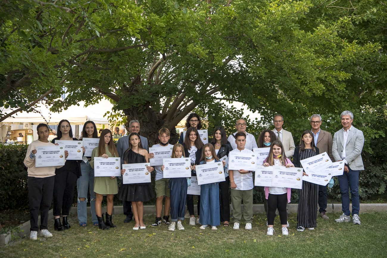 I figli dei dipendenti ricevono una borsa di studio da parte di Fattorie Marchigiane - Gruppo TreValli Cooperlat